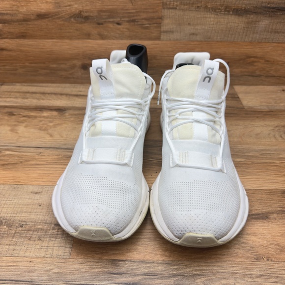 On Running On Cloudnova 2 Women's size 9 Shoes  sneakers - Picture 3 of 8